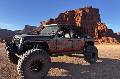 Adventure Further Jeep Gladiator in the desert